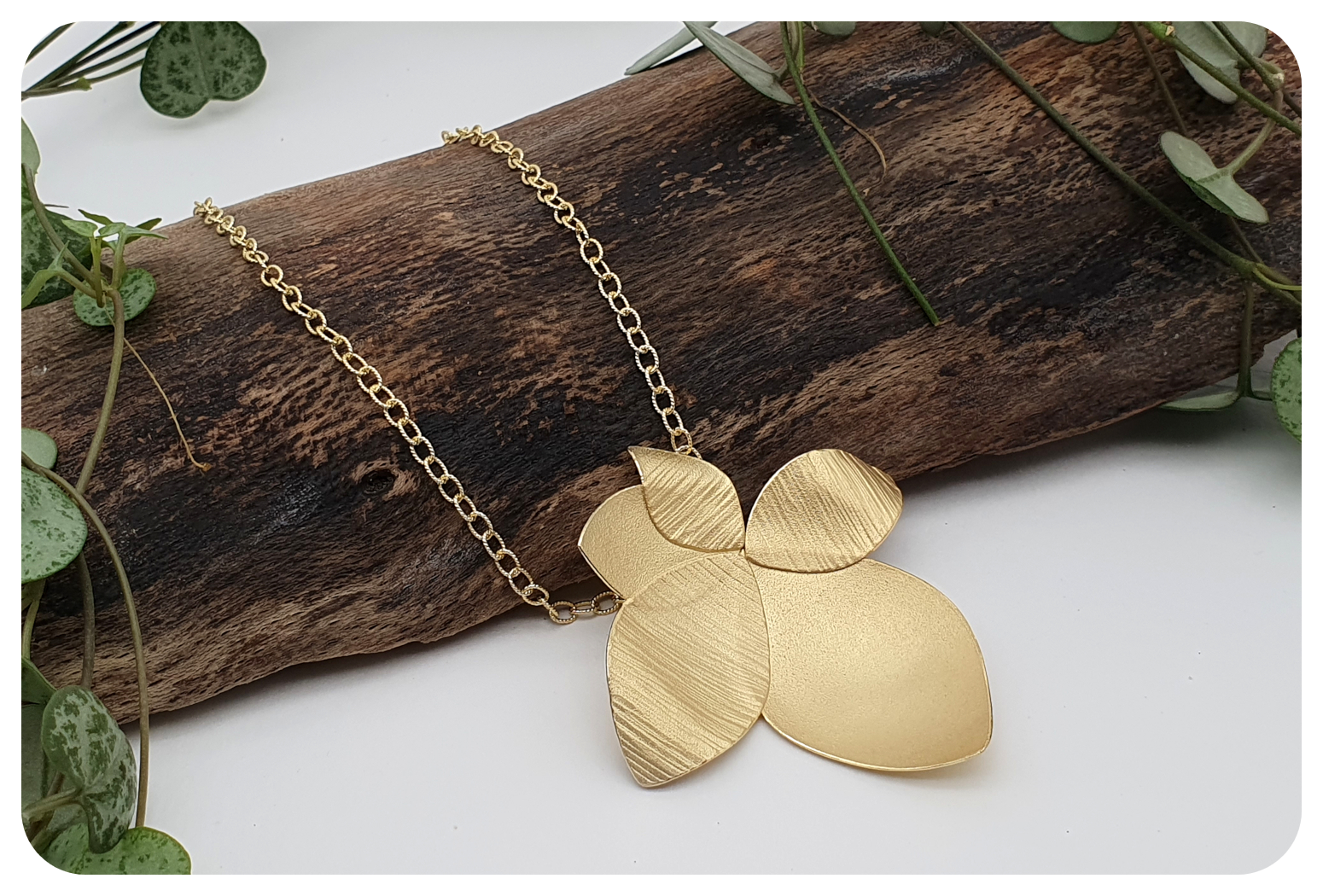 gold orchid fancy chain 4.png