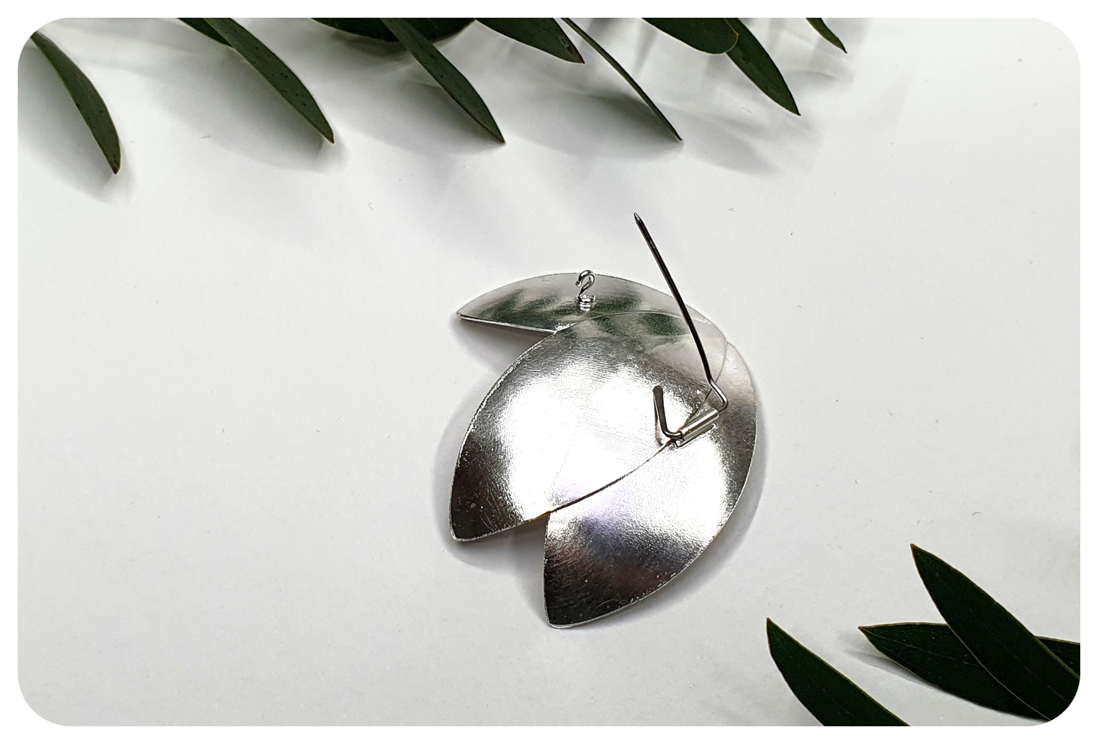 snowdrop brooch back.png