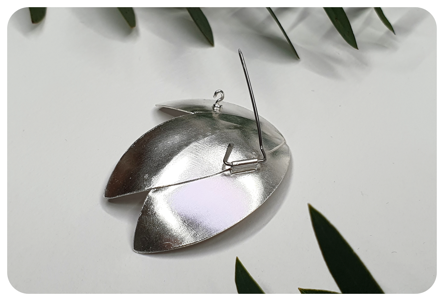 snowdrop brooch back 2.png