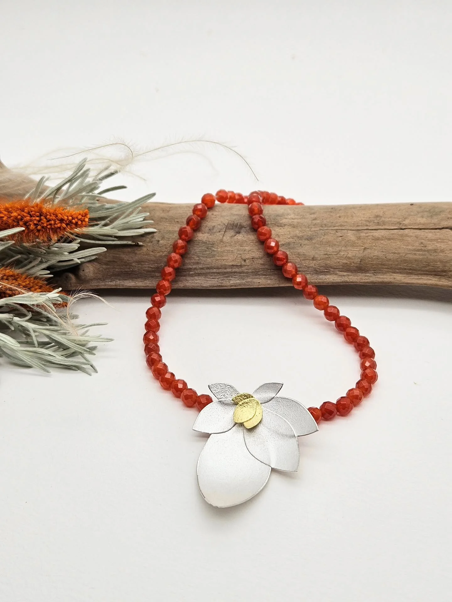 'Textures of Autumn', a beautiful exhibition just opened at the lovely @studio_vault in Settle, Yorkshire.

Here are some of my jewellery pieces on display in the window there and available to purchase. Each and every piece is handmade by myself in m
