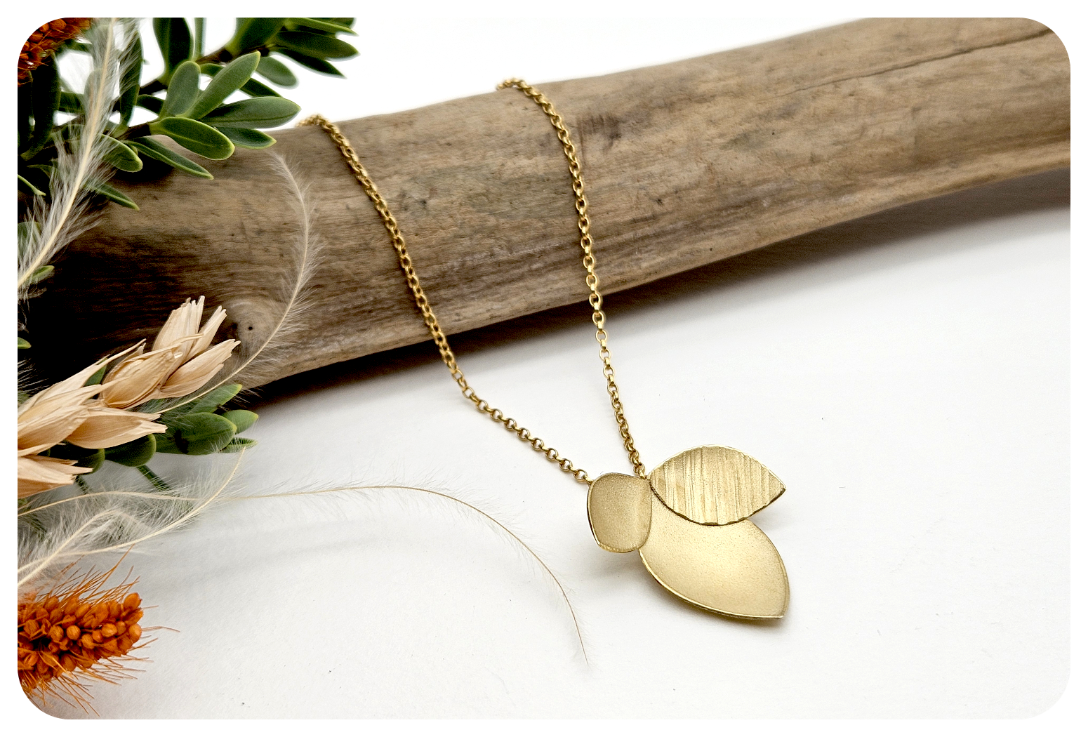 large gold orchid leaves pend.png