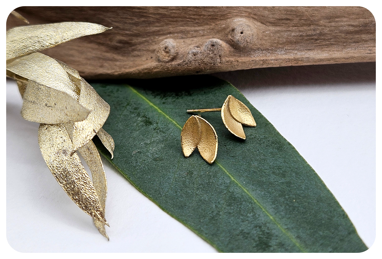 small gold euc petal ear.png