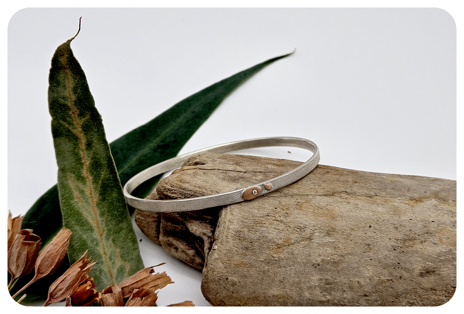 rose gold petal diamond bangle 2.png