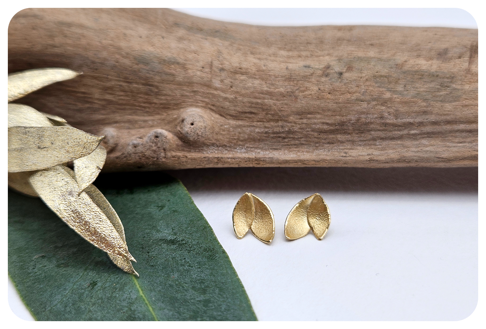 small gold euc petal ear 2.png