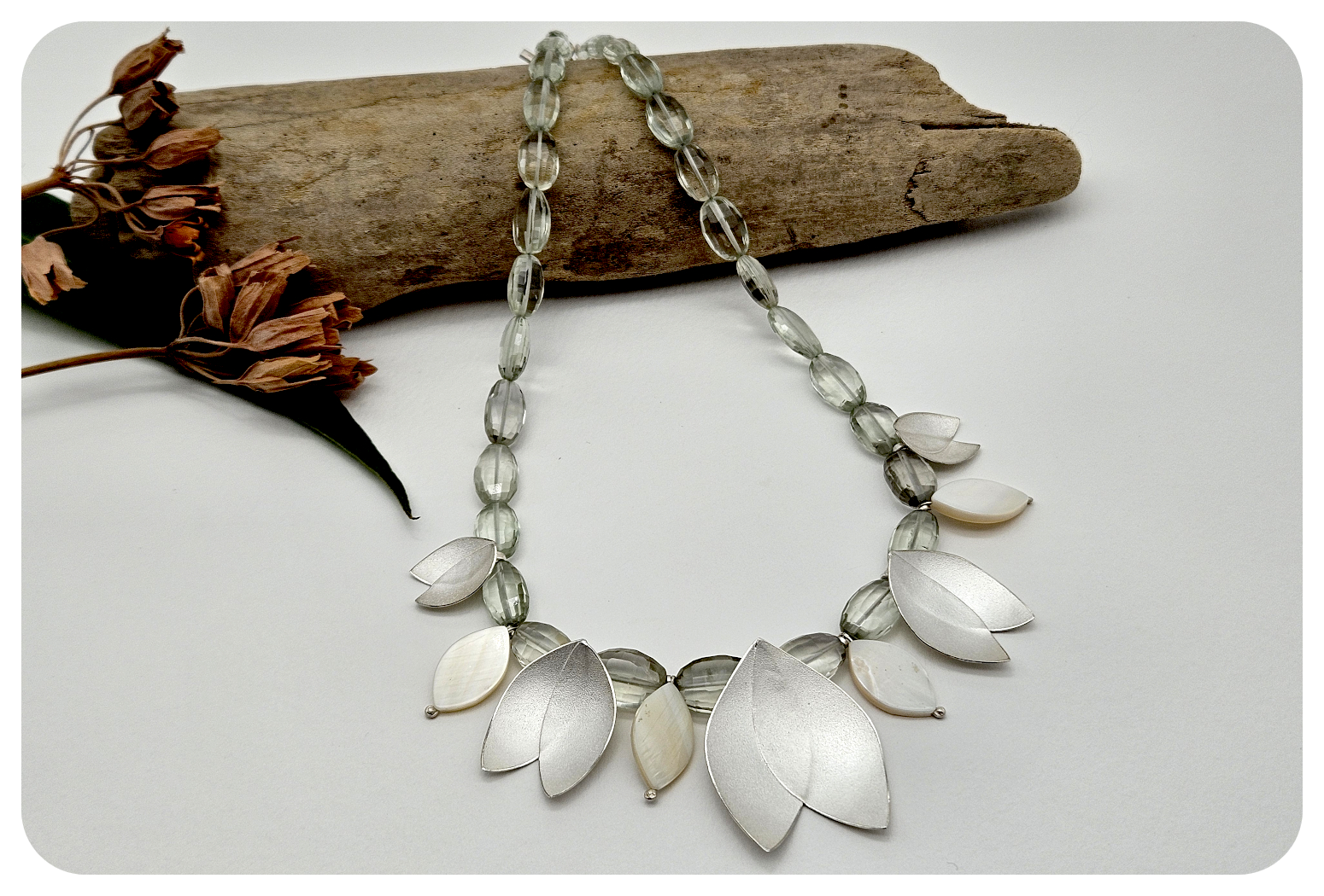 snowdrop necklace 5.png