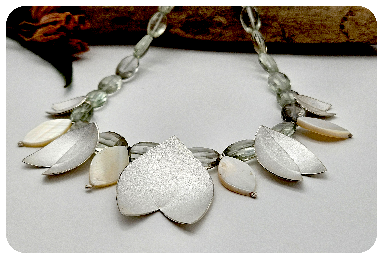 snowdrop necklace 3.png