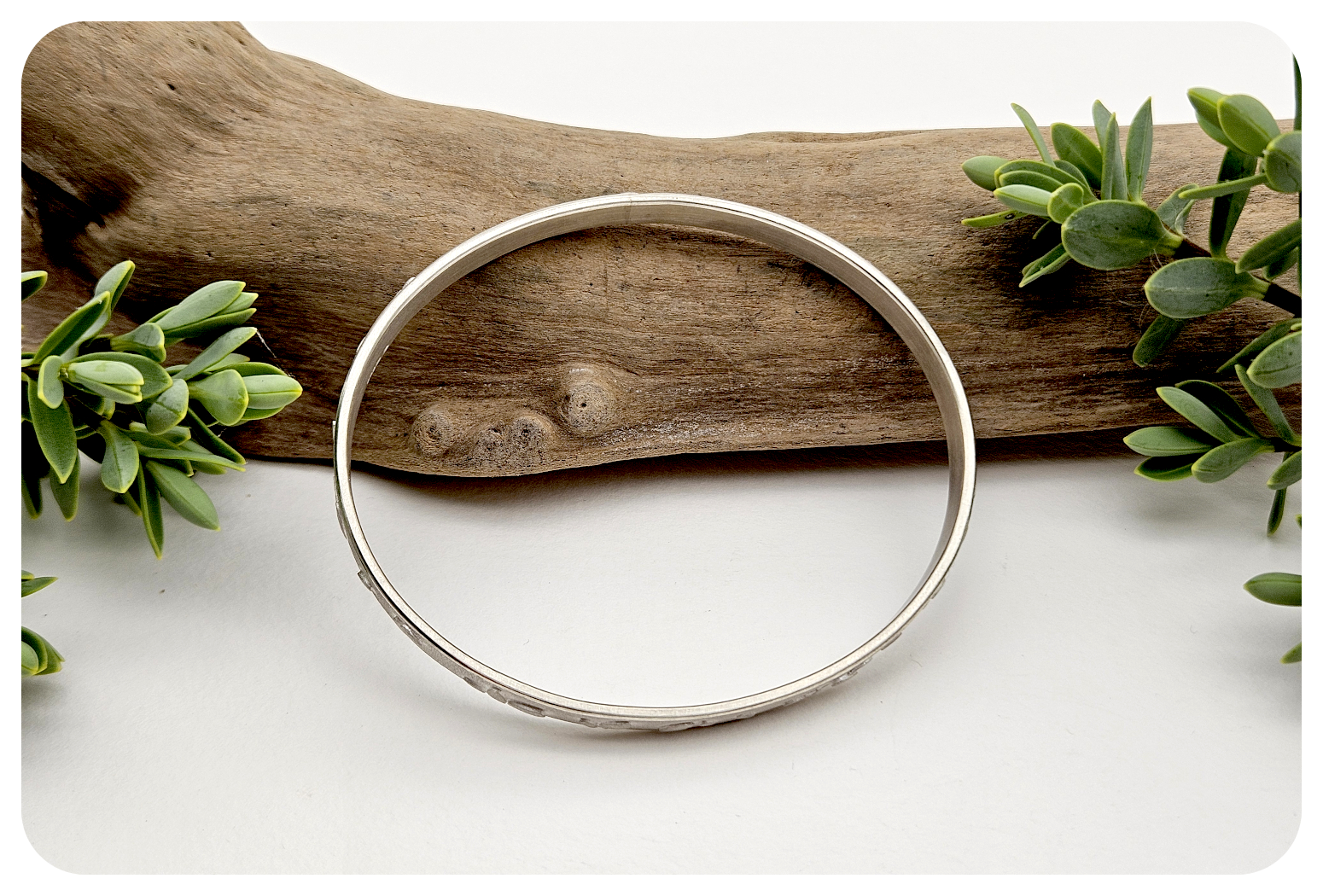 dancing leaves bangle 5.png