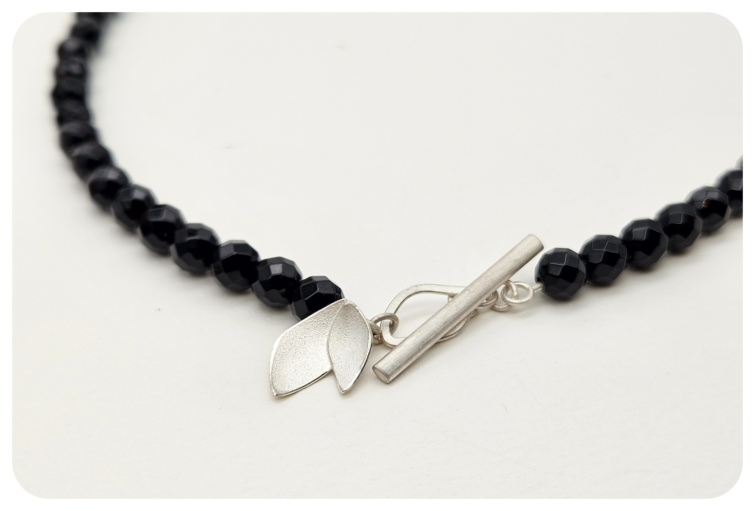 long euc petal black neck 2.png