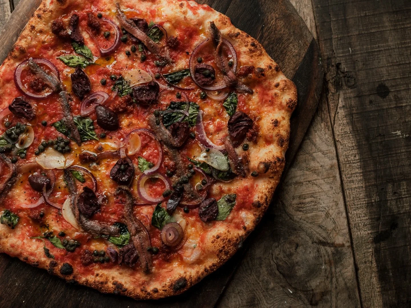 One from the staff eats here at The Stump, and a proper banger.

Based on our classic marinara, with a couple additions of red onion, some lovely Sicilian anchovies and nduja. This one was spun Romano style, hence the abstract shape, but extra crisp 