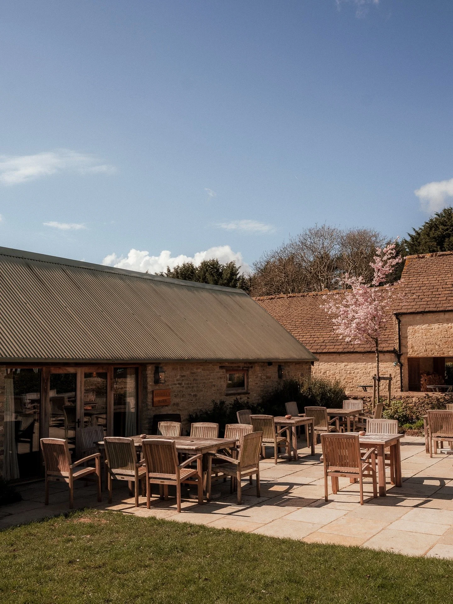 It&rsquo;s a wonderful sunny day here at The Stump. The gardens looking wonderful, everything is out in bloom, and it&rsquo;s setting up to be a cracker in the sun. 

We&rsquo;re open from 12pm so come on down and secure your spot!