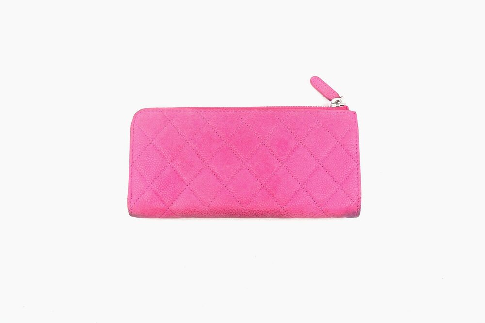Chanel pink quilted caviar wallet — Le Grand Strip