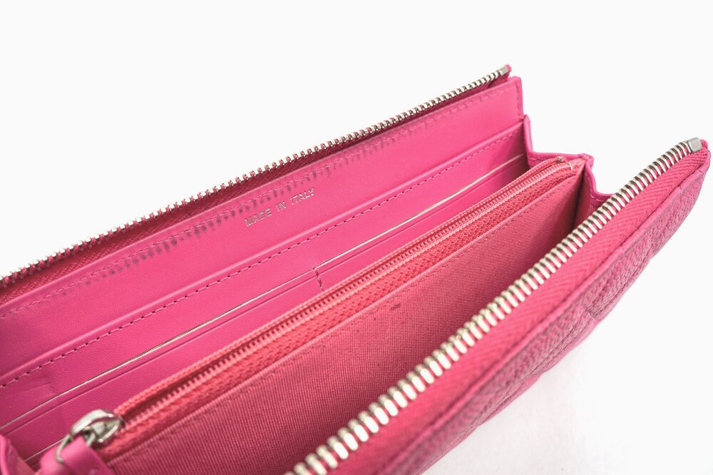 Chanel pink quilted caviar wallet — Le Grand Strip