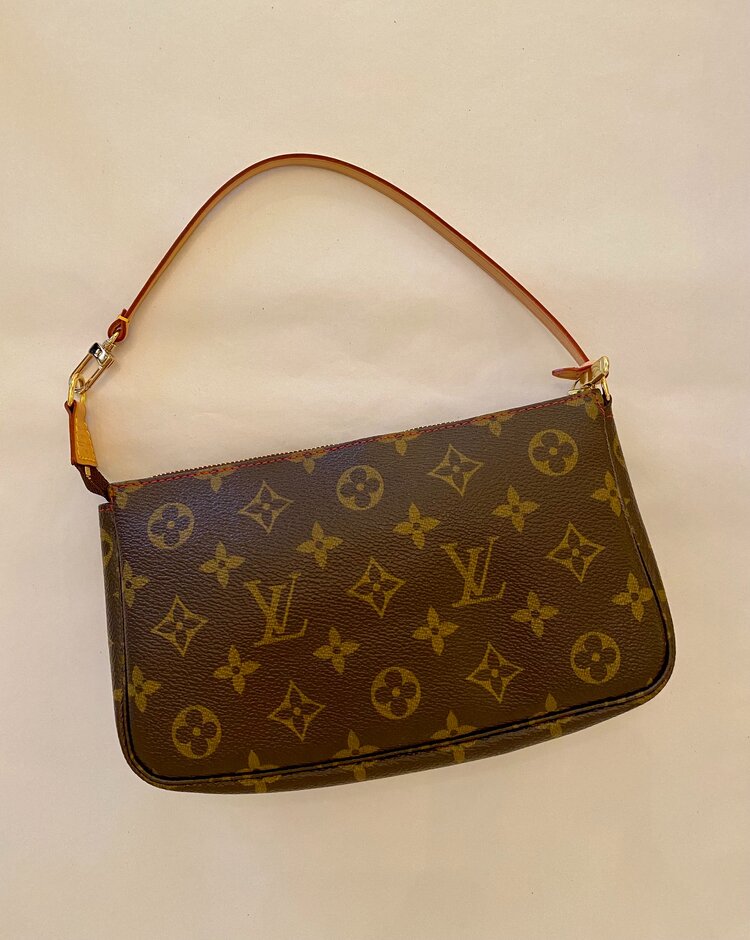 This was on the pricier side of purchases for me, but totally worth it.  From the 2005 Takashi Murakami x Louis Vuitton Cerises collection. $130 :  r/ThriftStoreHauls