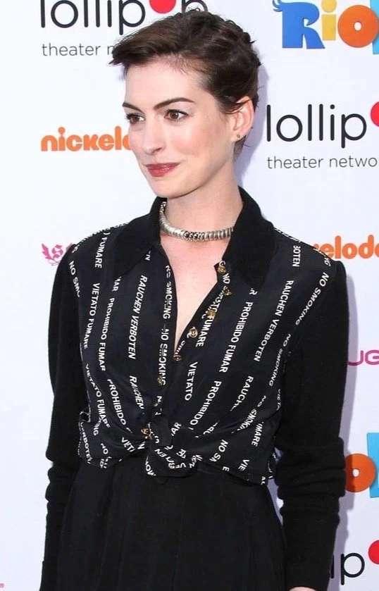 Anne-Hathaway-Chanel-Rio-2-Screening-Tom-Loenzo-Site-TLO-1.jpg