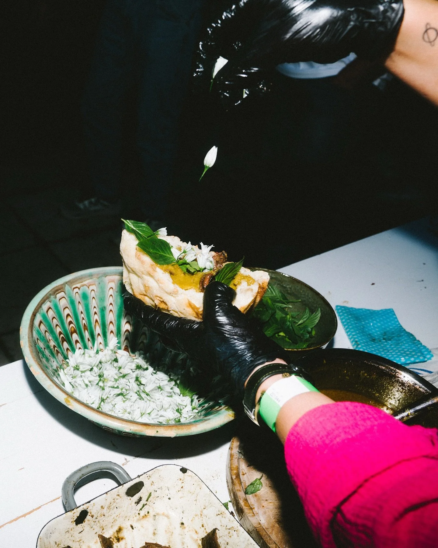 Being surrounded by good food at Karakterre is equally important as being surrounded by good wines! We love sharing our space with likeminded chefs, cooks, restaurateurs and their teams. 

Hope you feast on something really tasty with that glass of W