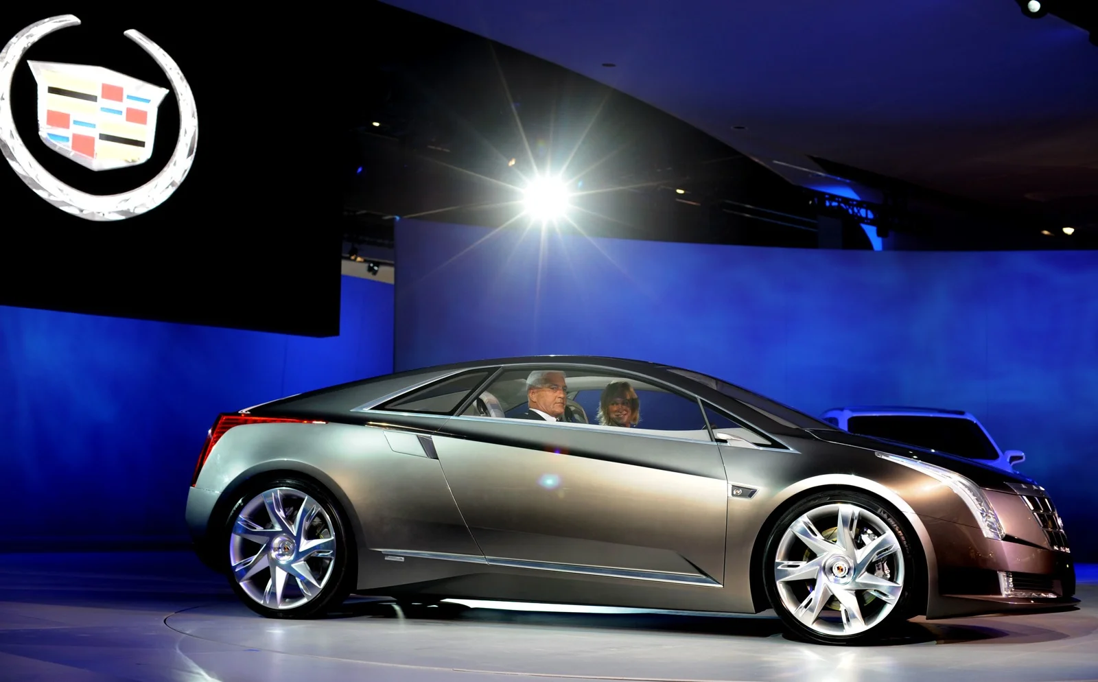 Cadillac Converj Concept Introduction at 2009 NAIAS