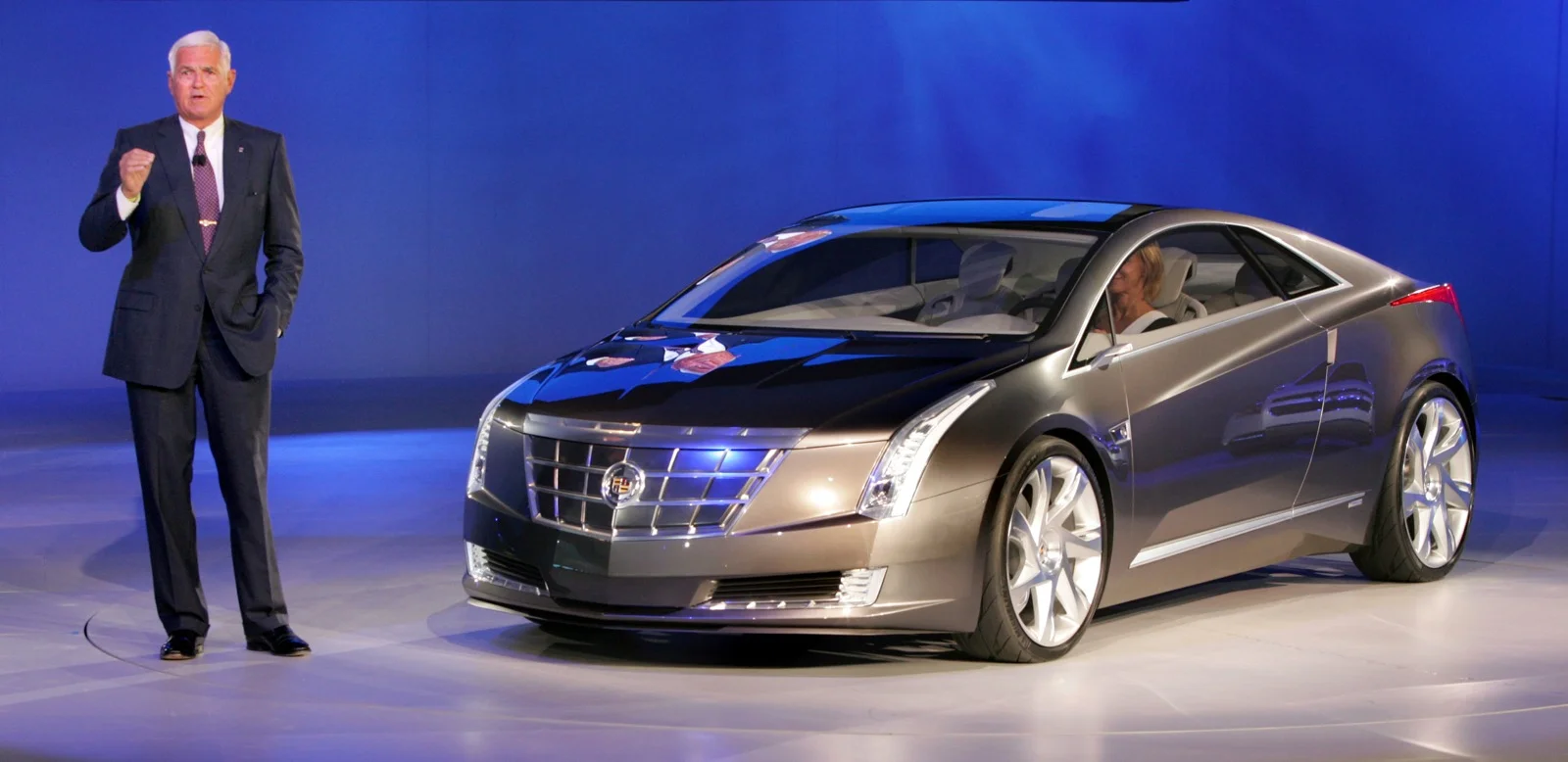 Cadillac Converj Concept Introduction at 2009 NAIAS