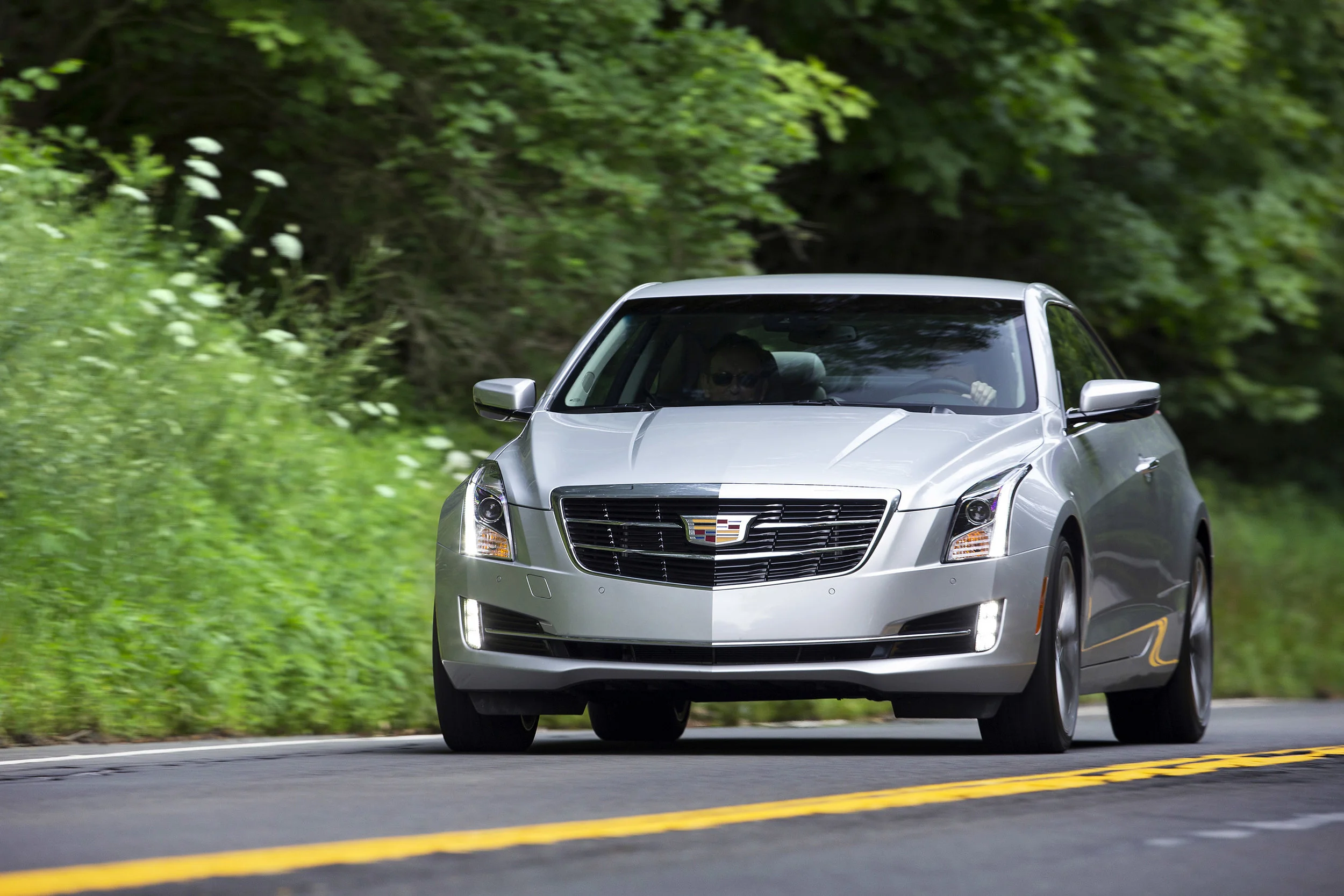 2015-Cadillac-ATScoupe-097.jpg