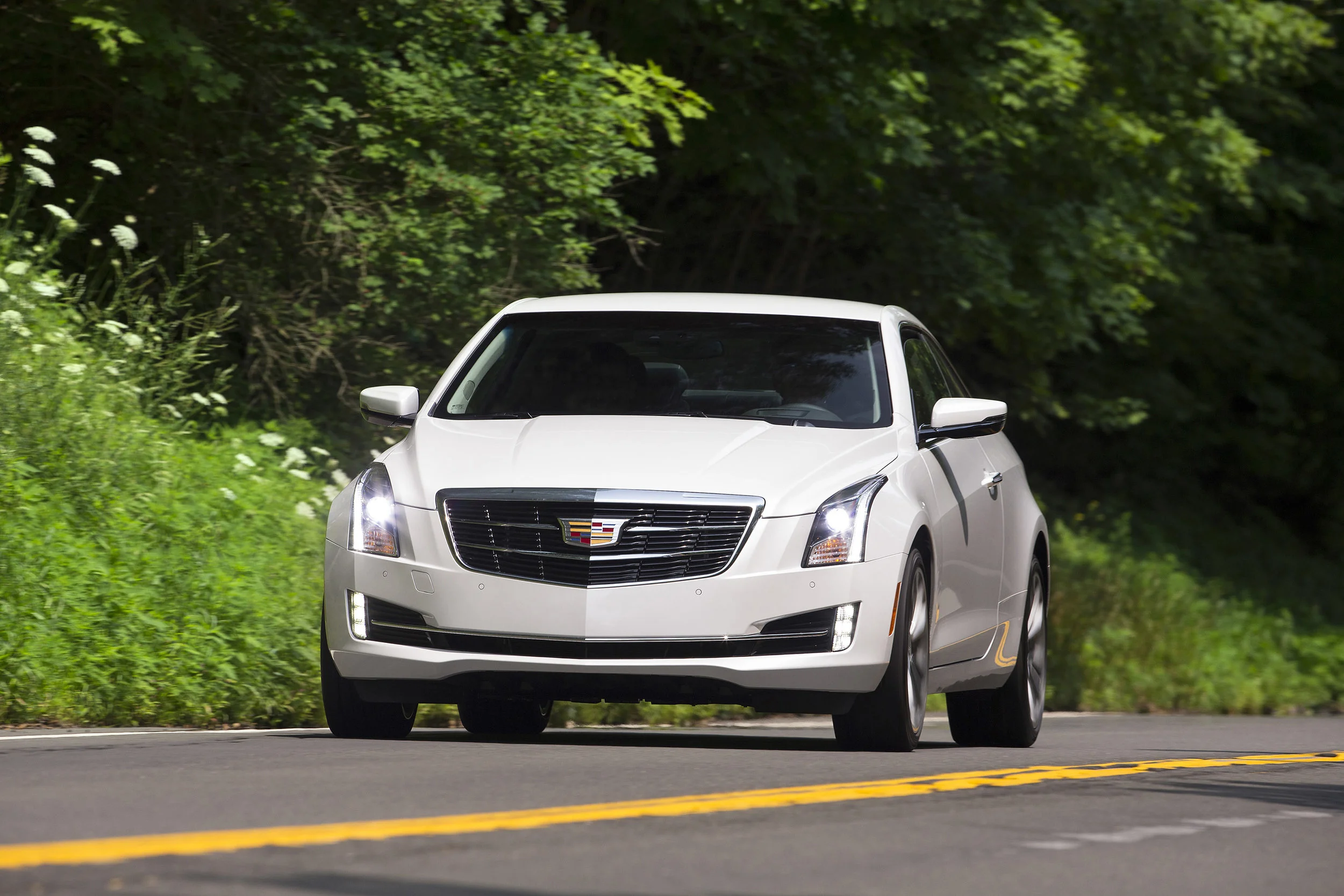 2015-Cadillac-ATScoupe-099.jpg