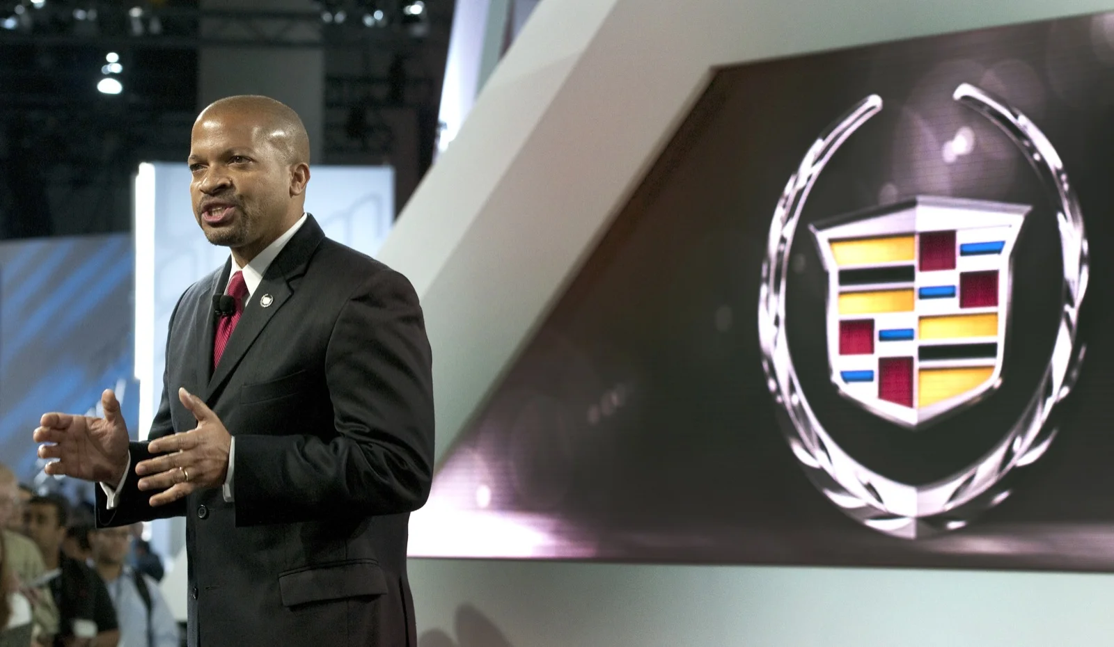 2013 Cadillac XTS Revealed at 2011 Los Angeles Auto Show