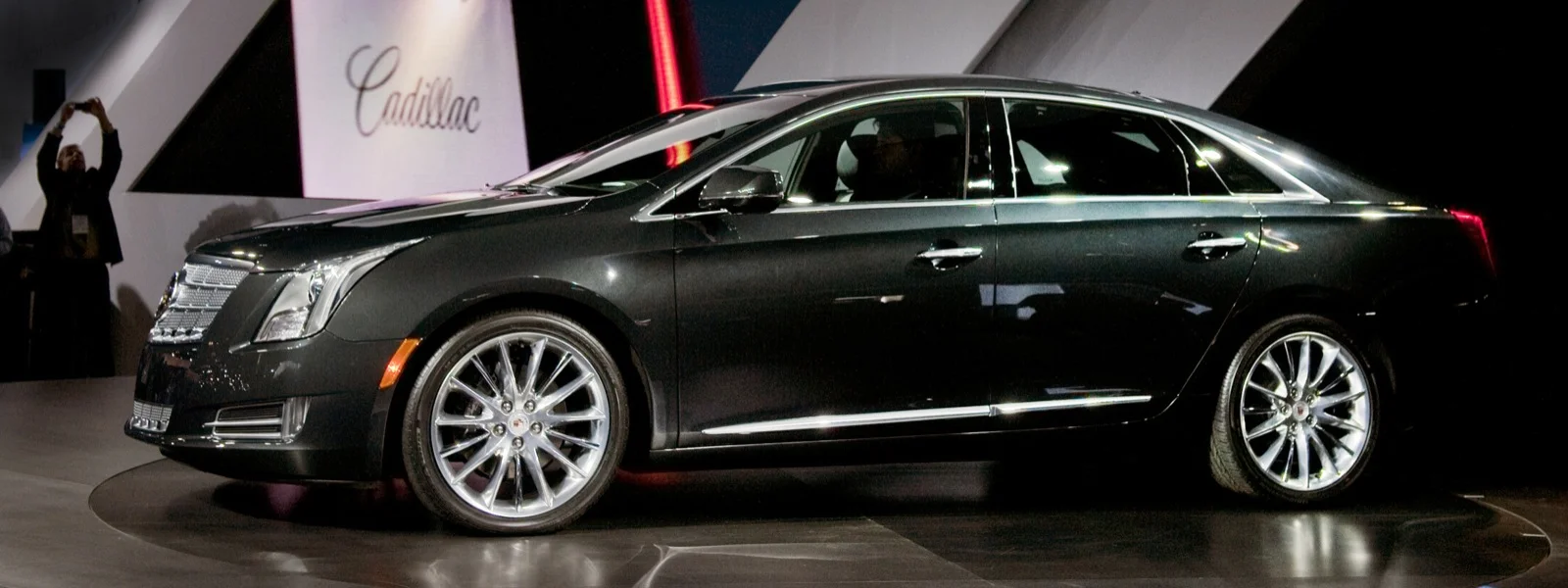 2013 Cadillac XTS Revealed at 2011 Los Angeles Auto Show