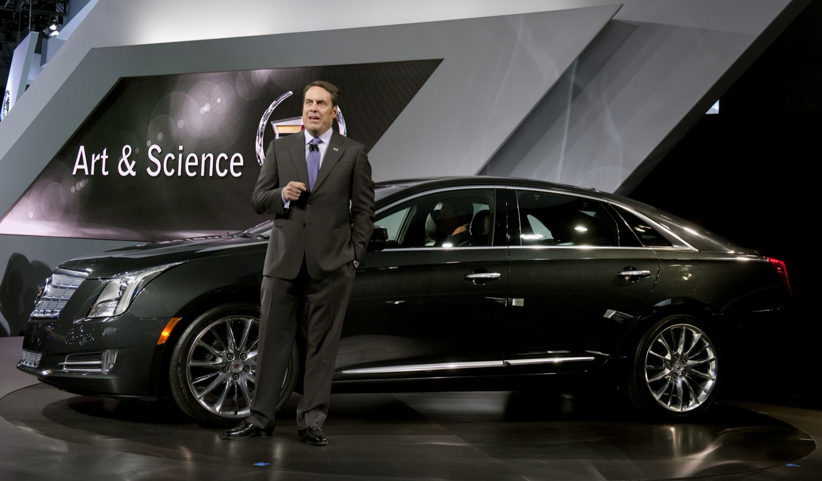 2013 Cadillac XTS Revealed at 2011 Los Angeles Auto Show