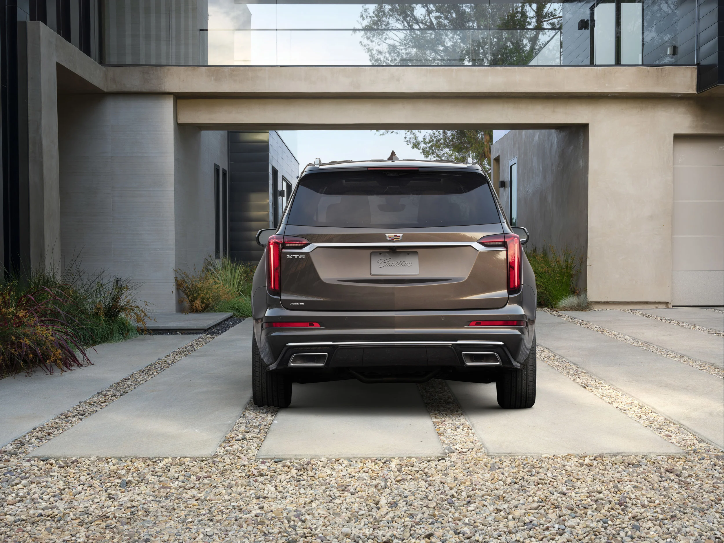 The Cadillac XT6 Premium Luxury model features unique front and