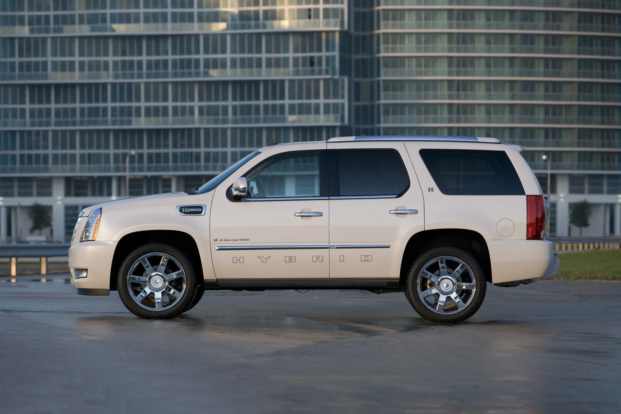 cadillac_escalade_hybrid.jpeg
