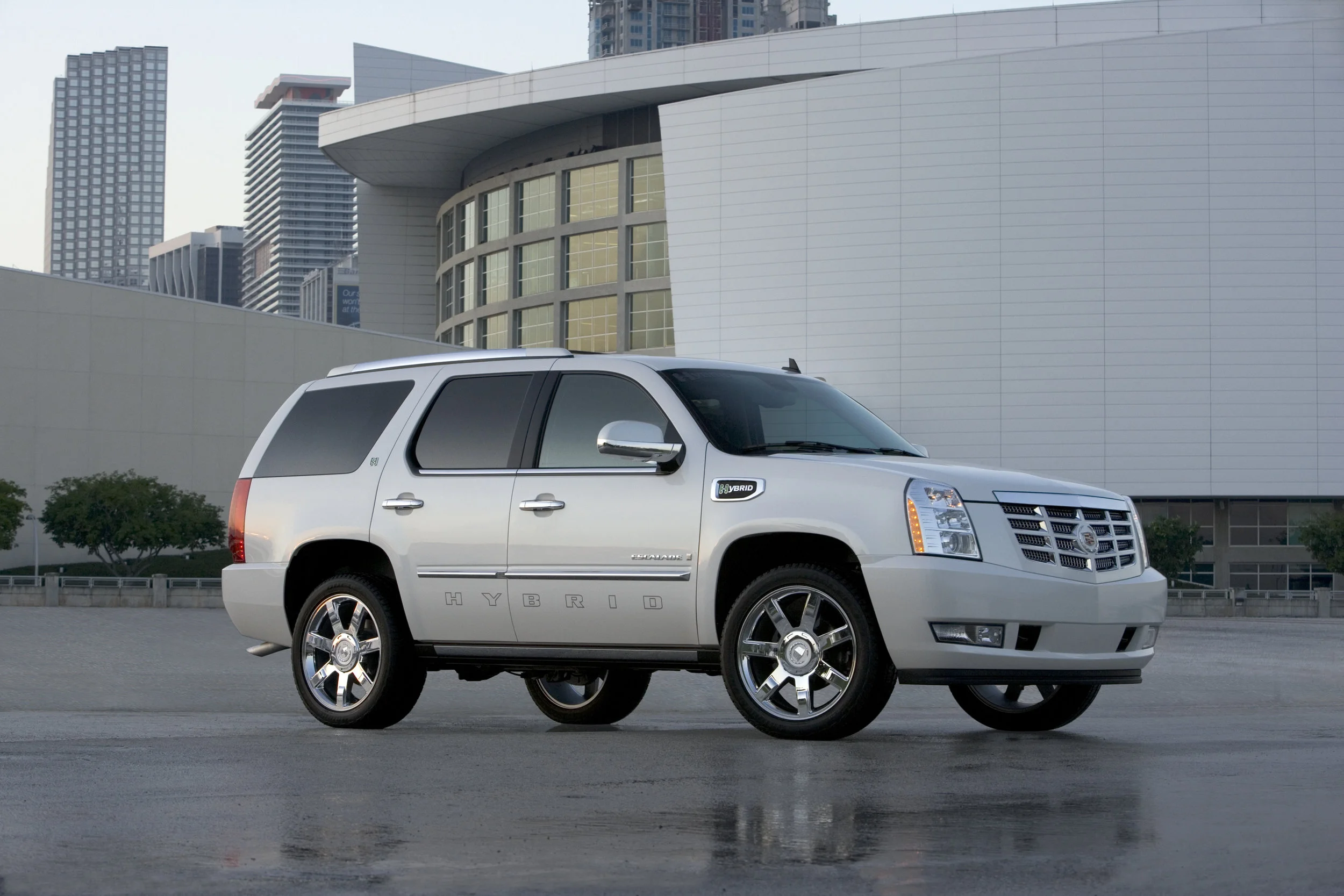 cadillac_escalade_hybrid_2.jpeg