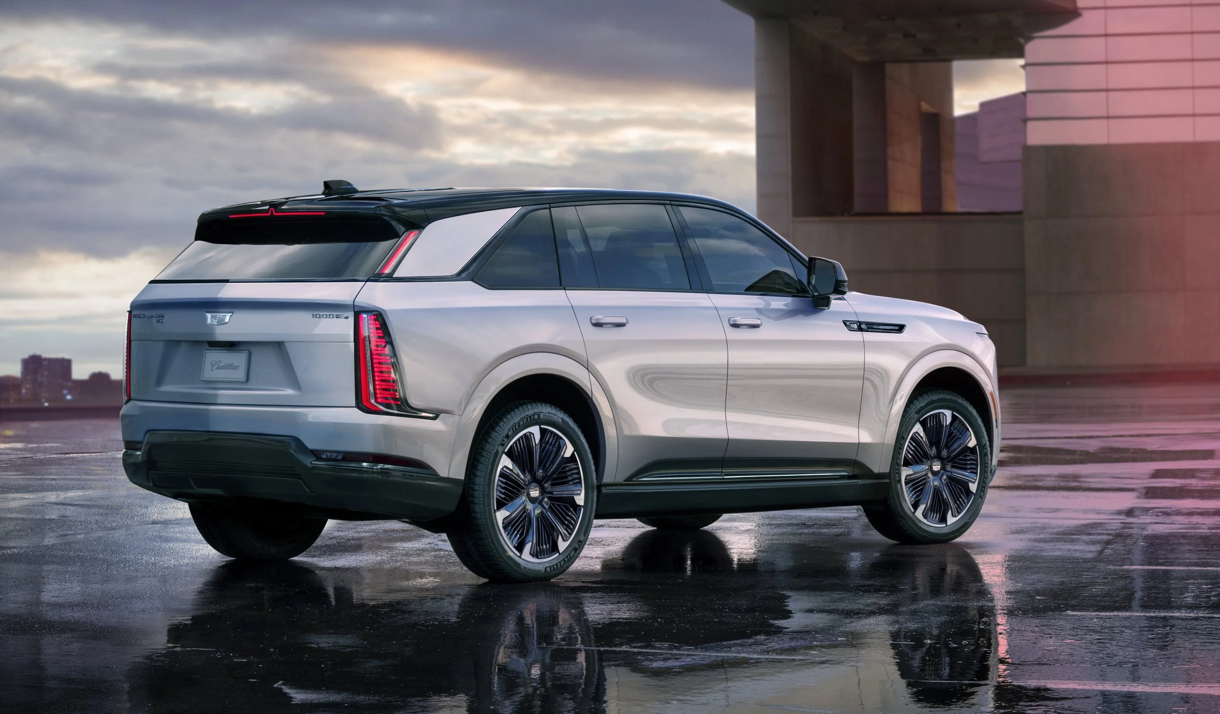 2025-cadillac-escalade-iq-sport-002.jpg