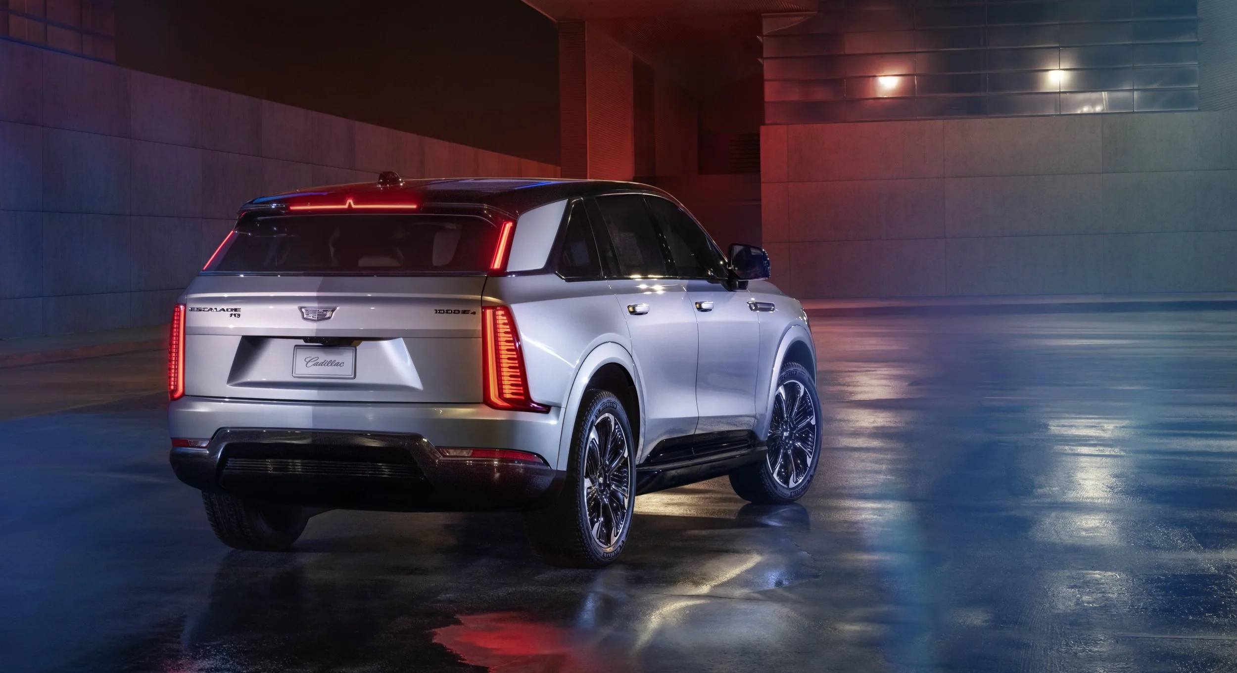 2025-cadillac-escalade-iq-sport-005.jpg