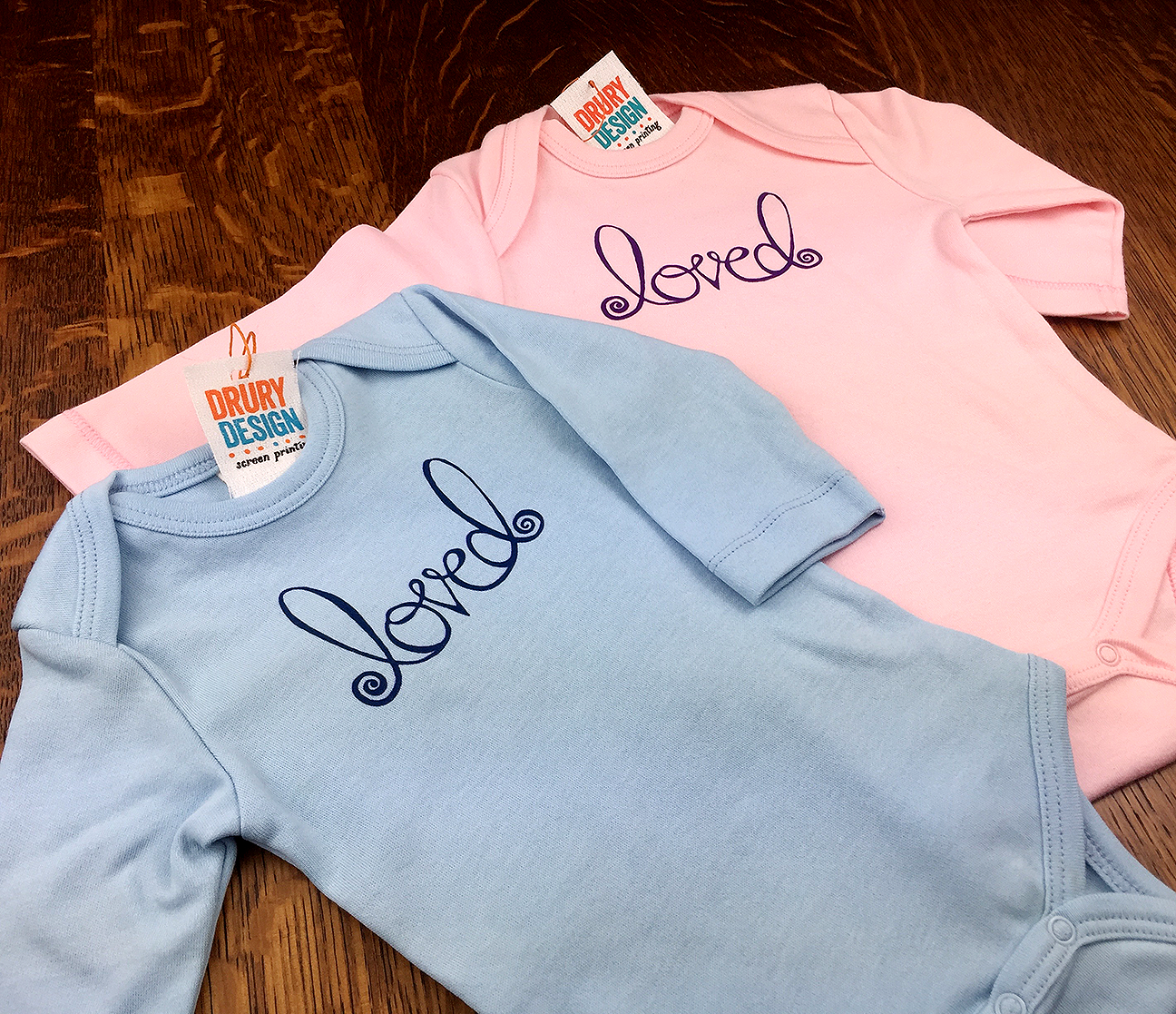 twin_lovedset_pink_blue.png