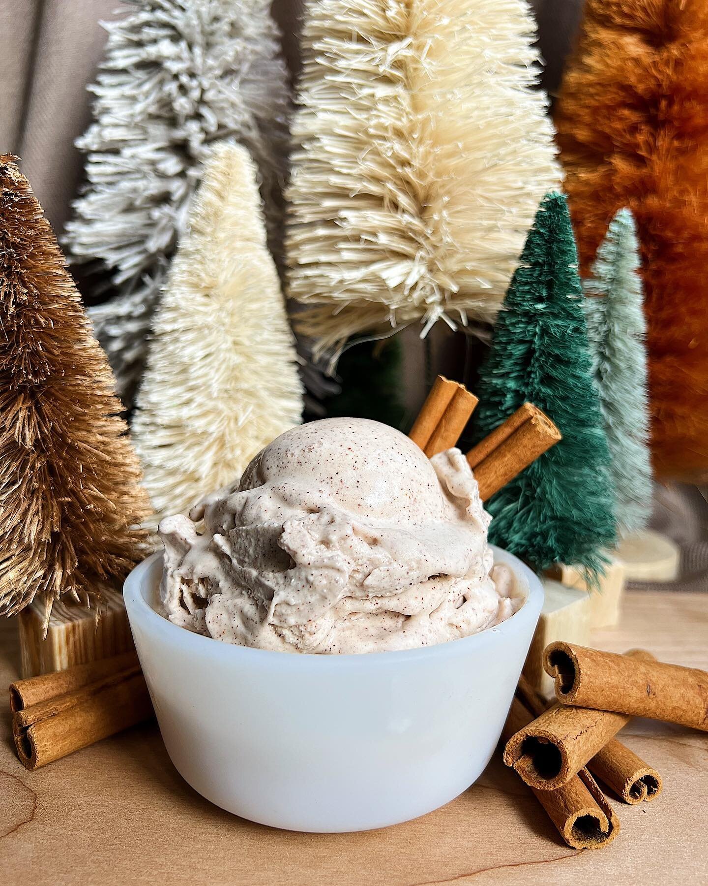 Grab the sweats, start the fire, and cozy up with a bowl of our Cinnamon nitrogen ice cream!! Perfect balance of our vanilla cream and all the cinnamon to warm the soul. #nitrogenicecream #cinnamon #winterblues #icecreamlover #nitroicecream #nitro #a