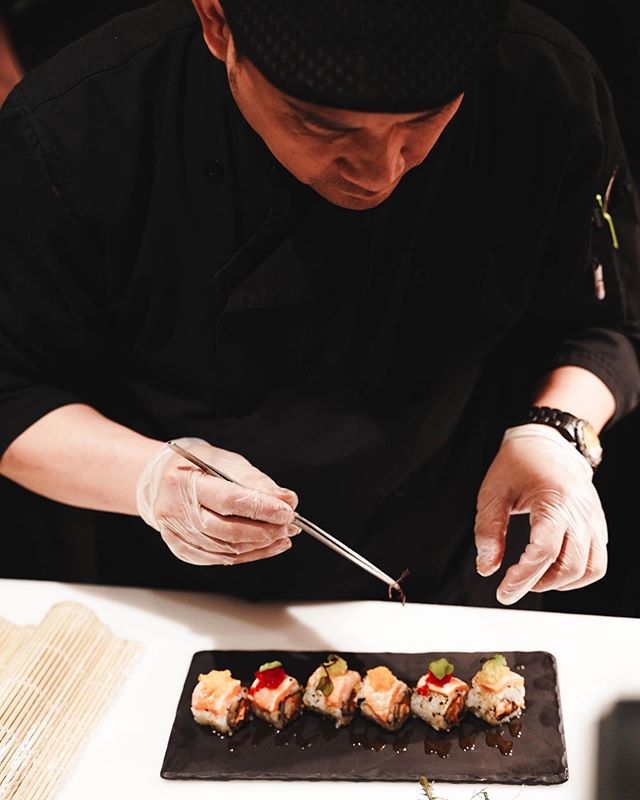 Details are everything. 🍣 
Rolling our way into the weekend! 
#ChefTan 
#FishBoneMtl 
#VieuxMontreal