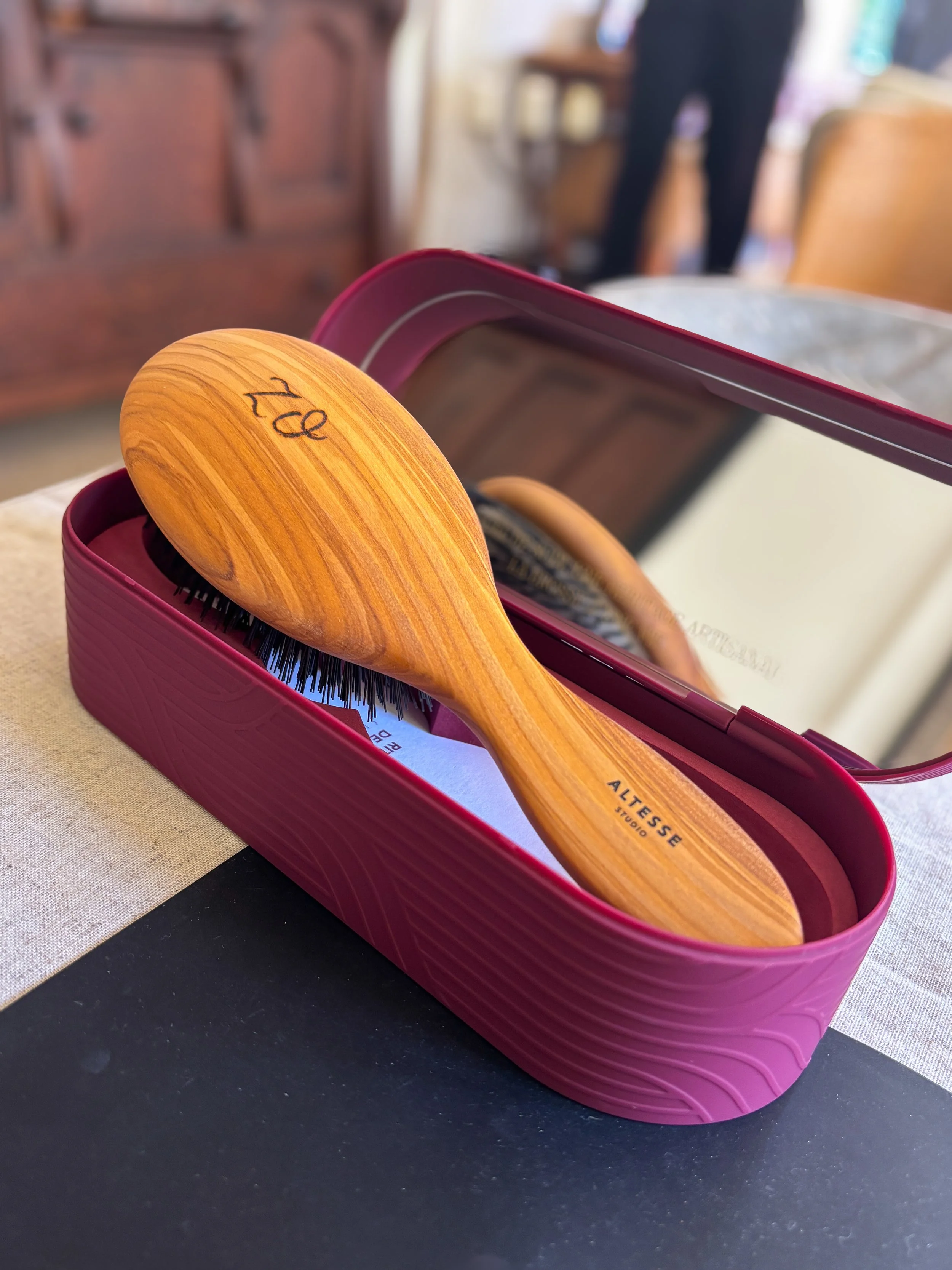 Altesse Hair Brush