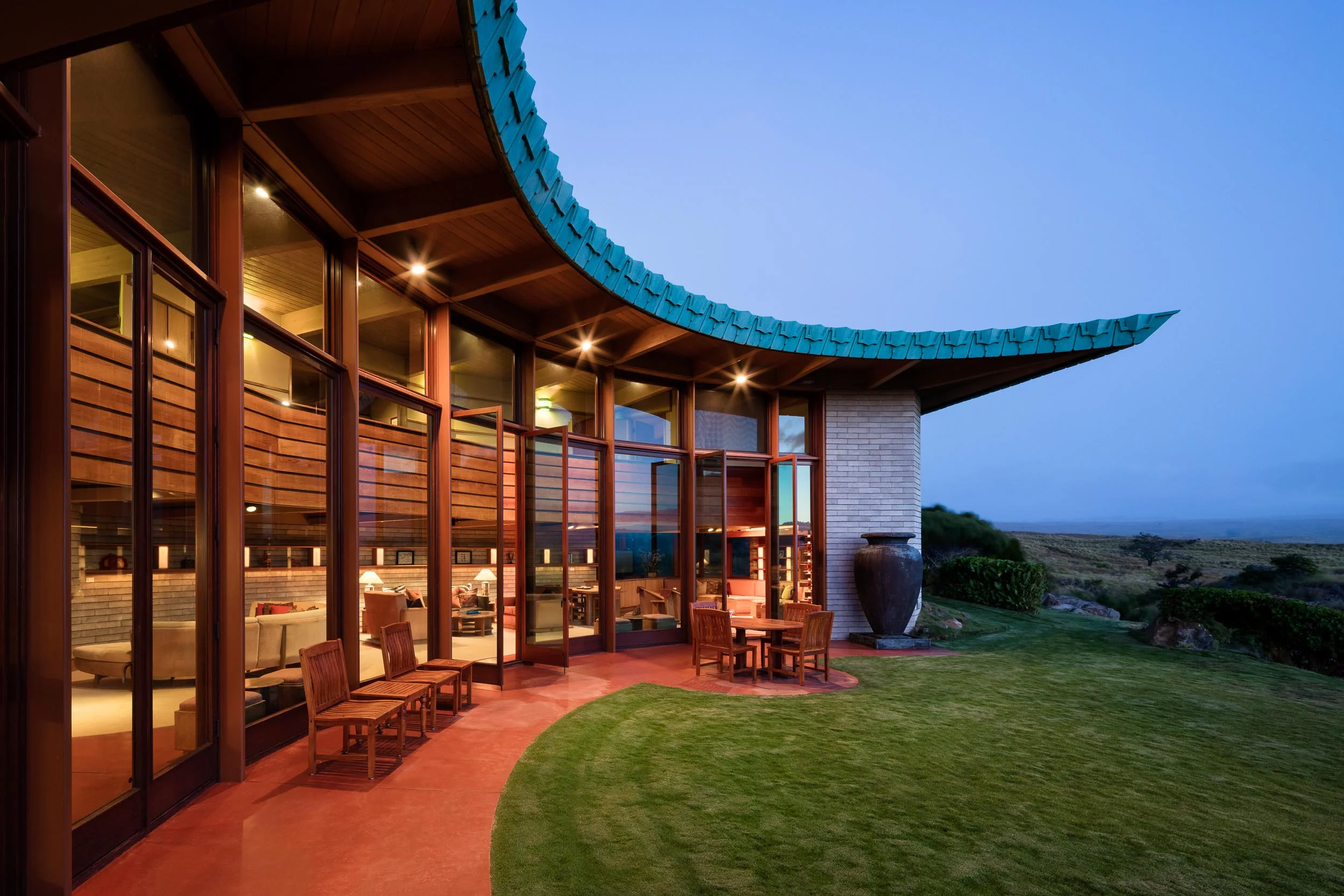 Frank Lloyd Wright Hawaii, Waimea South Kohala Hawaii - Frank Lloyd Wright/Taliesin Associated Architects/Hans Torweihe Construction/Willman Interiors