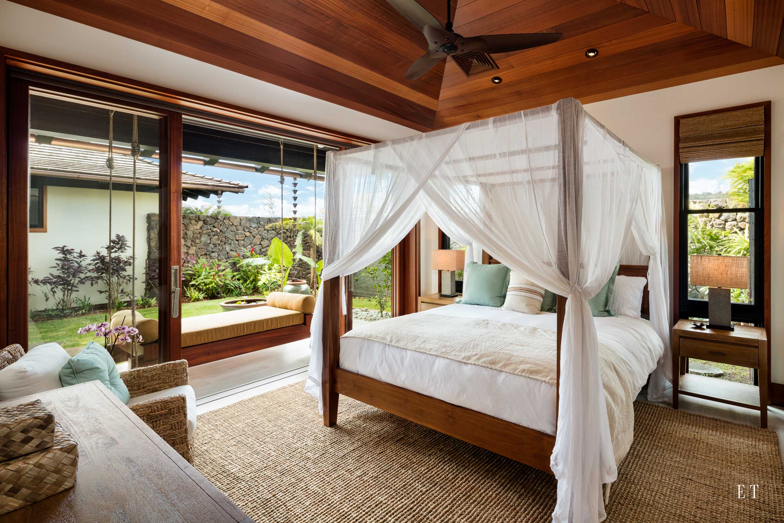 Master Suite 2 with a lanai swing