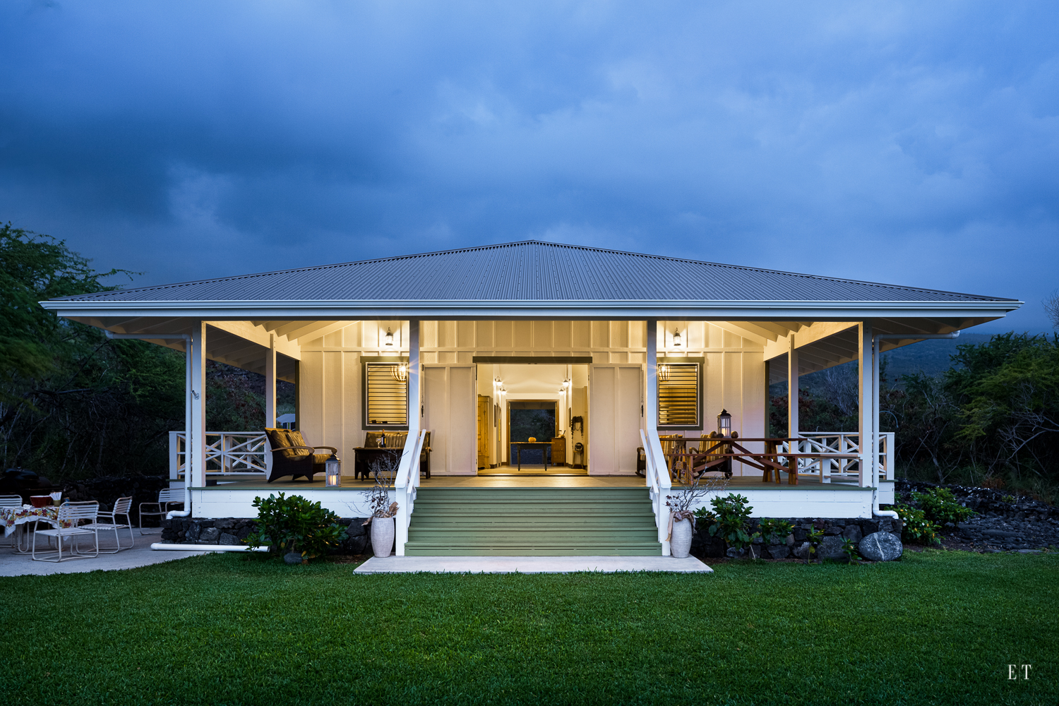  The Beach Shack at Kalahiki, South Kona, Big Island Hawaii - Nanea Studios Inc     