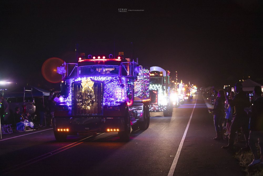  63rd Annual Waimea Twilight Christmas Parade! 