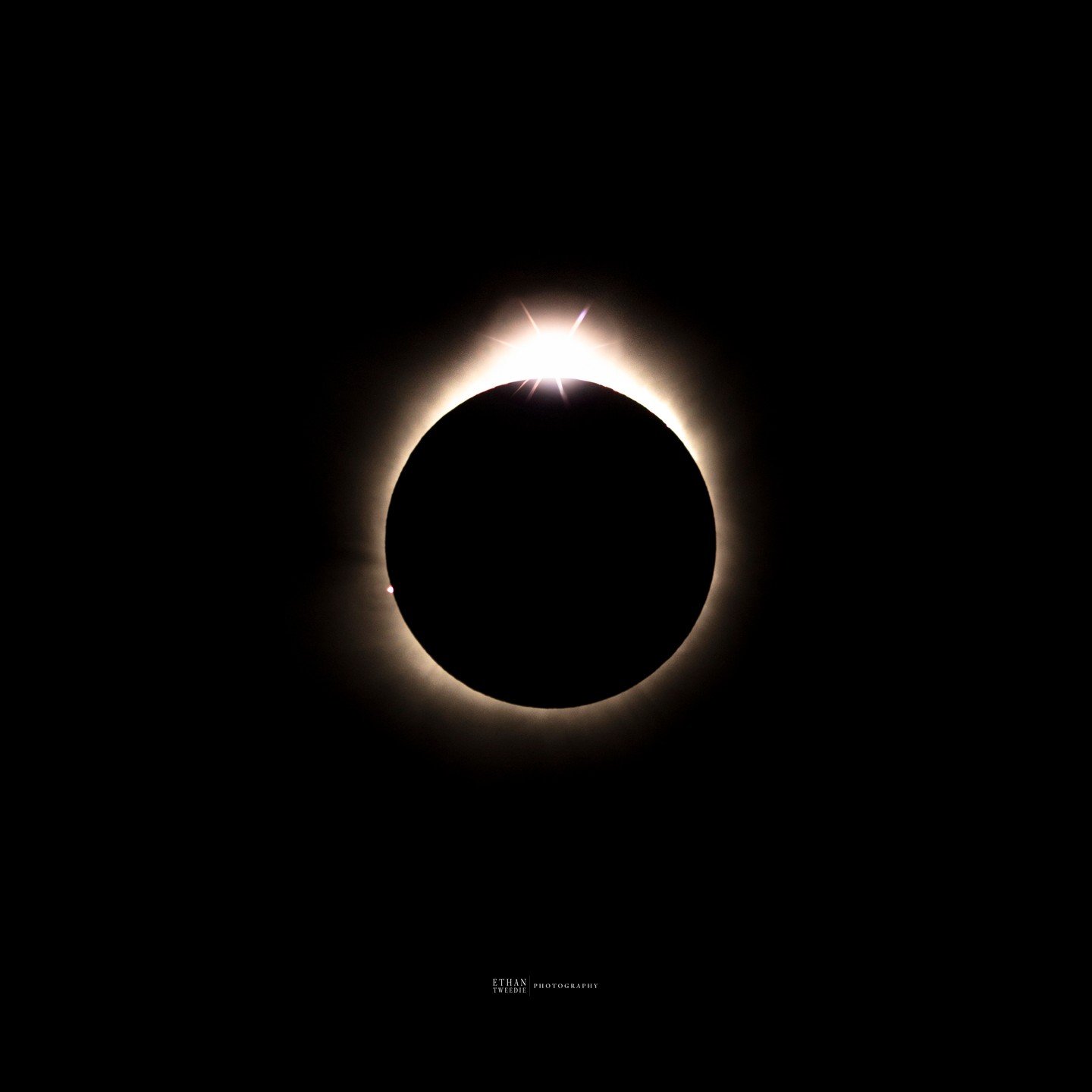 I had a chance to look through more of my Eclipse images and didn't realize that I had caught the &quot;Diamond Ring&quot;!! #solareclipse #austinsolareclipse #diamondring #thegreatamericaneclipse #diamondring