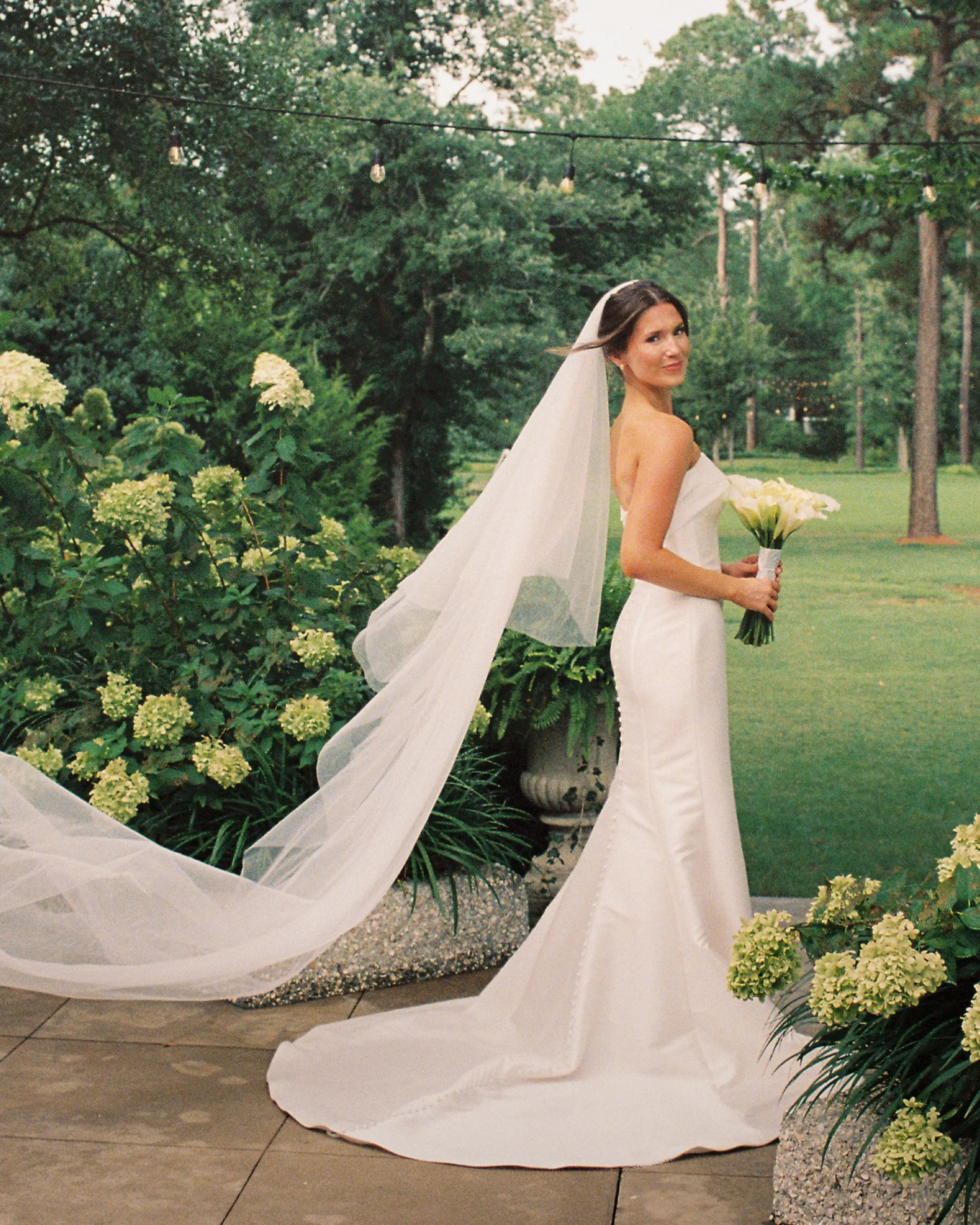 I&rsquo;ve been dying to share Madison&rsquo;s bridal portraits 🤎Yesterday she became a wife. Today these get their moment!! 

@madisonnancedavis 
@sycamorebendestate 
@dollfacebymelissa 
@allisonnicole_beauty 
@emily.k.esthetics 
@ashstylez 
@lacy.
