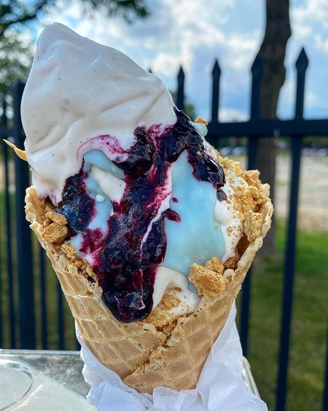 Free Mulberry drizzle today #whilesupplieslast Foraged on the east side, the blueberry&rsquo;s super mellow cousin pairs wonderfully with blue moon drizzle. ✨💙✨ pictured here with Madagascar vanilla in a vegan/gluten free handmade waffle cone. #pure