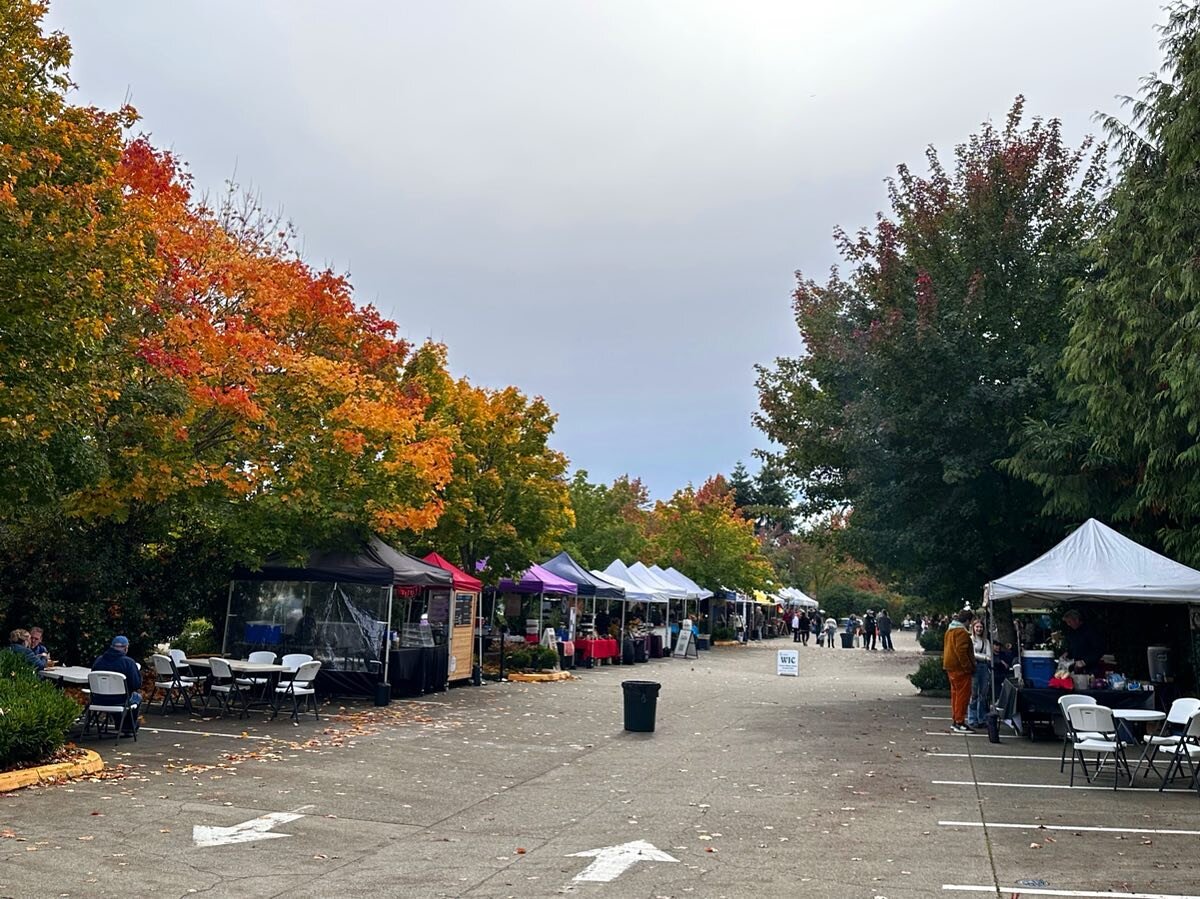 No contest: fall markets are the prettiest markets!!

It&rsquo;s that time of year, when people start to think we&rsquo;re closing soon for the season - but not yet!! We still have 2 wonderful months of local food &amp; artisan goods to go. Our last 