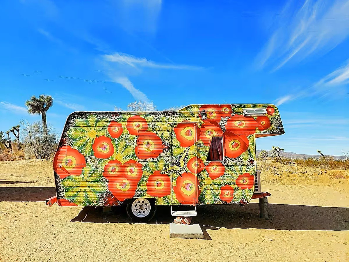 Flower trailer.jpg