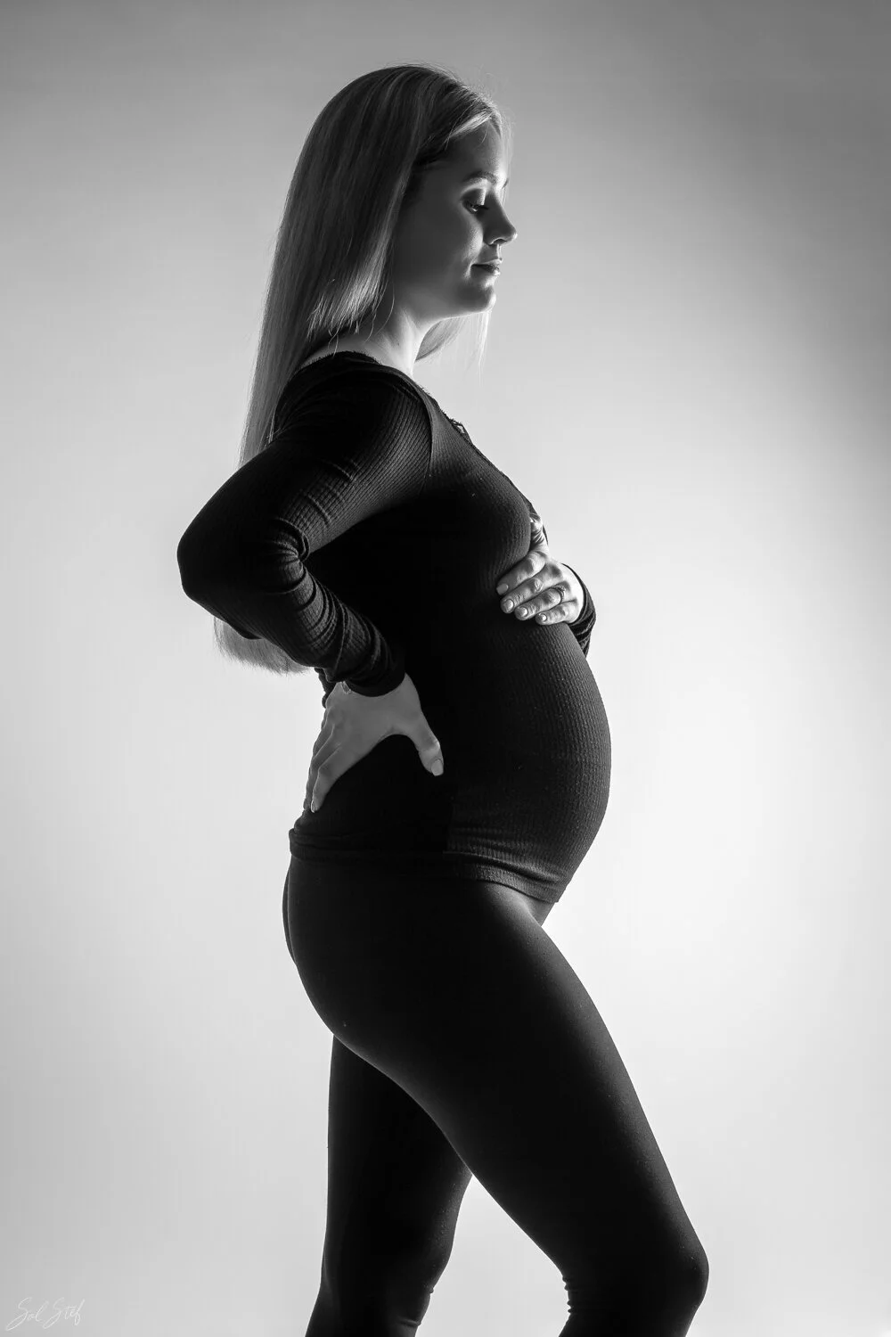 Katrin_35weeks-2748-Edit.jpg