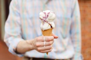   JENI'S SPLENDID ICE CREAM  