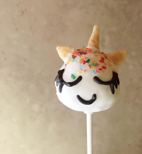   COMMUNITEA BAKERY    Assorted cake in a jar | churro -coffee -carrot cake -raspberry Mini pies -berry mix -Apple Scones -chocolate -blueberry Chocolate flourless cake  