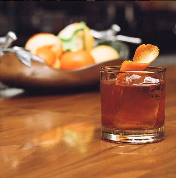 BIRDS & BEES The 77 Sunset Strip | Buffalo Trace Bourbon, Wheatley Vodka, citrus, green tea, ginger, honey, bitters and sparkling wine