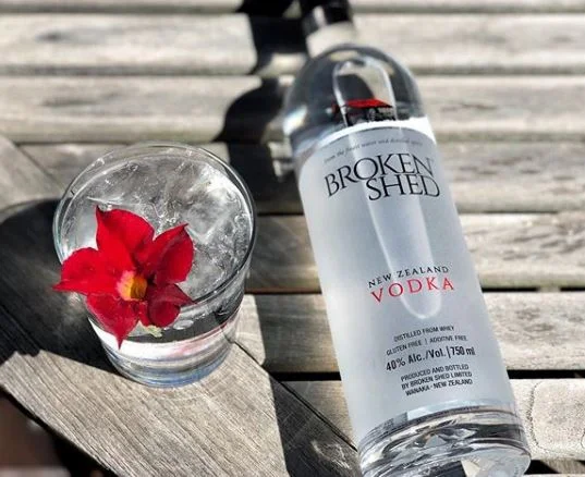   BROKEN SHED    @brokenshed   Perfectly Broken Broken Shed Vodka, Carpano Bianco, Carpano Antica, Orange Bitters, Angostura Bitters  Broken Limonada Broken Shed Vodka, Fresh Lemonade, Fresh Mint Syrup, Sparkling Water   