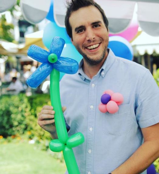   THE BALLOON GUY    @balloonguyla  
